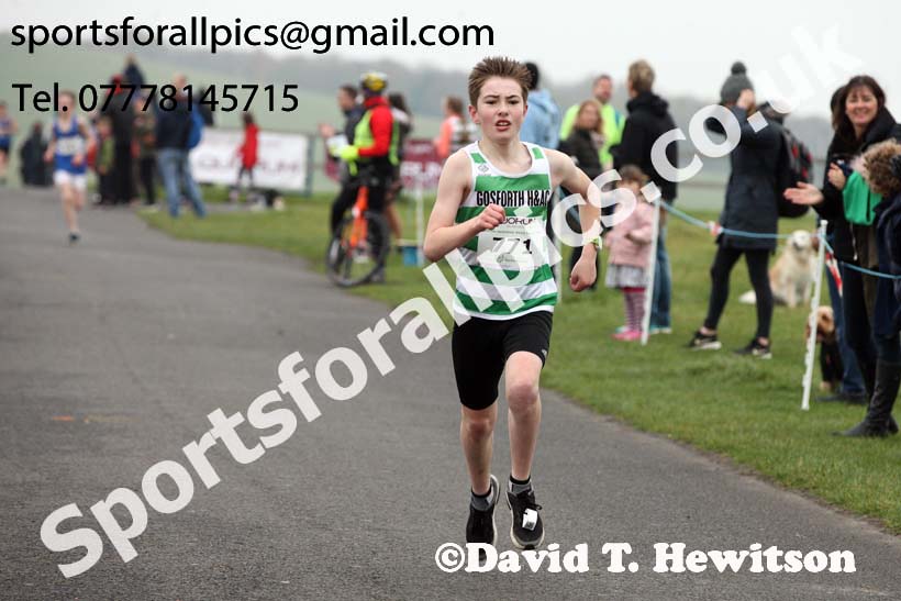 Boys and girls under-13s, Heaton Memorial 10k Road Race, Newcastle Town Moor. Photo:  David T. Hewitson/Sports for All Pics